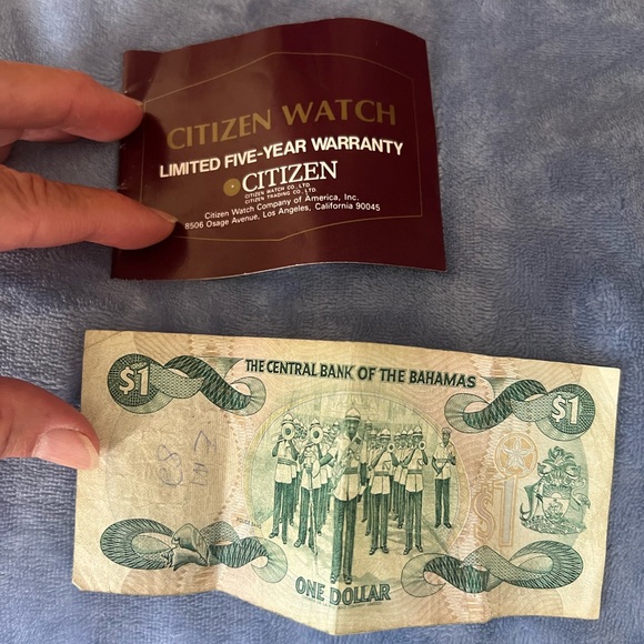 Citizen Vintage New Black Watch, receipt from Bahamas 1990 & $1 Queen Note - Picture 8 of 9
